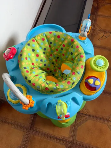 Cadeirinha de atividades 