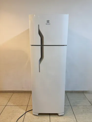 Geladeira Electrolux Cycle Defrost 260L Super Freezer Duplex Branca DC35A