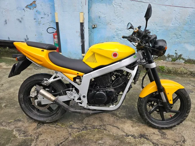 Comet 250 mais nova do BR carburada 