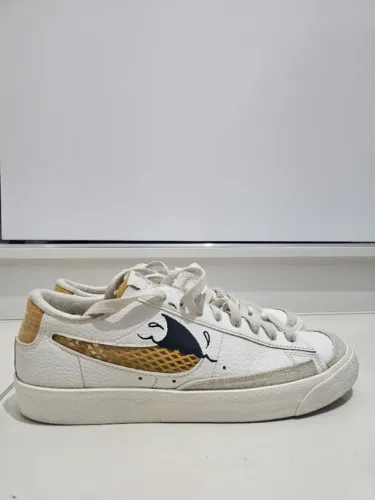Tênis Nike Blazer Low '77 Sun Club em Ótimo Estado