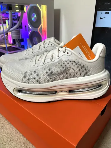 Tênis Nike Vomero Premium Summit White Sail 39BR (ORIGINAL)