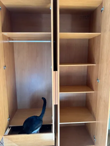 Guarda-roupa 4 portas em excelente estado.