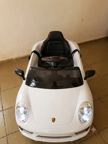 Carro de criança elétrico