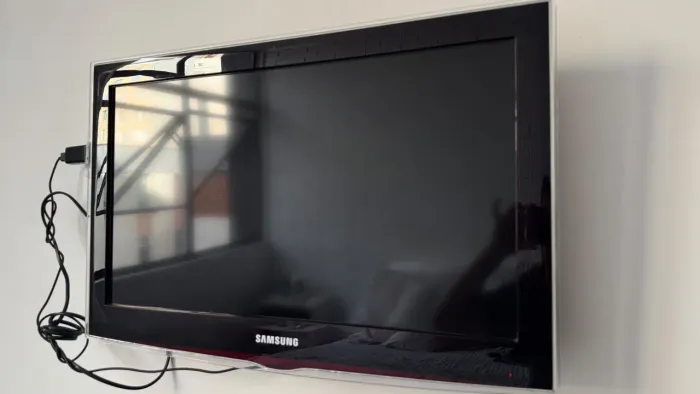 TV Samsung 26 polegadas + FireStick