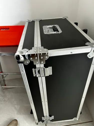 CASE CONSERVADO COM RODINHA 30x51x62cm