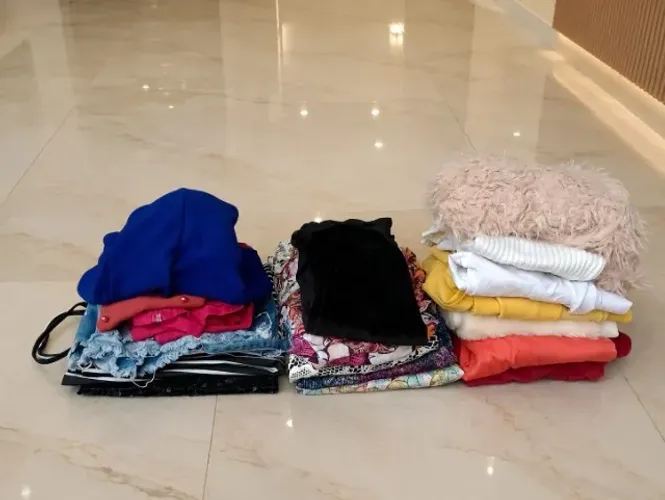LOTE DE ROUPAS 22 PEÇAS SEMINOVAS (IDEAL PARA BRECHÓ)