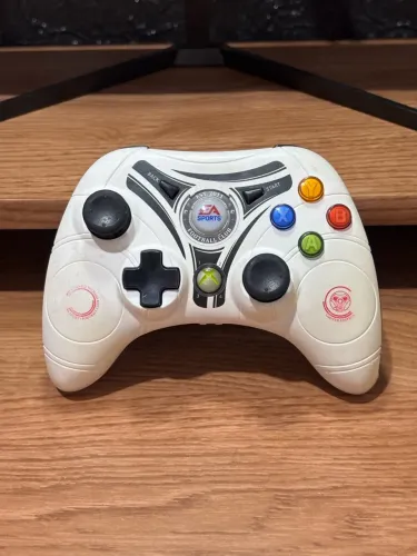 Controle de Xbox edição especial EA sports