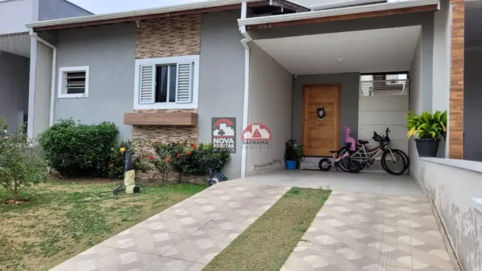 Venda de Casa Linda no Condomínio Vila Romana, Pindamonhangaba/SP