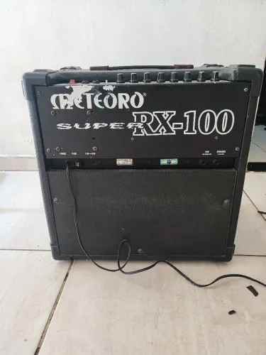 Caixa de som profissional 