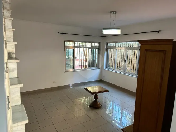 Sobrado com 3 quartos à venda ou para locação em Vila ipojuca - SP