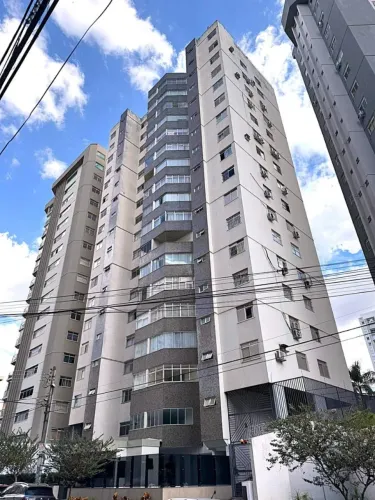 Vende-Se Apartamento no Ed. Saint James, Setor Oeste, 4 Quartos, 1 Suíte
