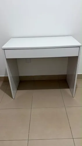 ESCRIVANINHA POUCO USADA
