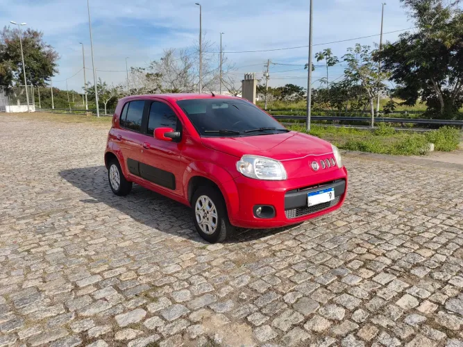 Fiat Uno Attractive 1.4 EVO Fire Flex 8V 4P 2011
