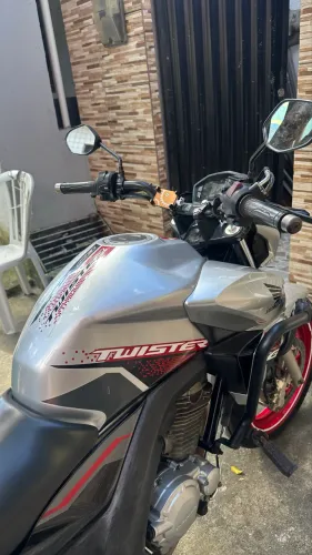 Twister 2021, emplacada, 2 dono 