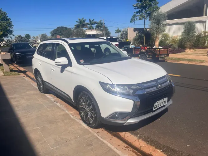 Mitsubishi Outlander 2.0 16V 160cv Aut. 2016