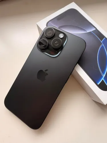 iPhone 16 Pro 128 Impecável com acessórios Bateria 89%