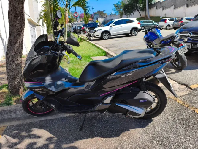 PCX 2023 única dona 17.000