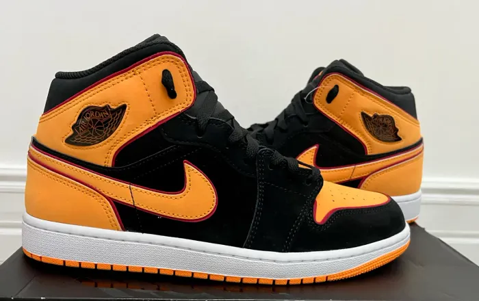Tênis Nike Air Jordan 1 Mid Se