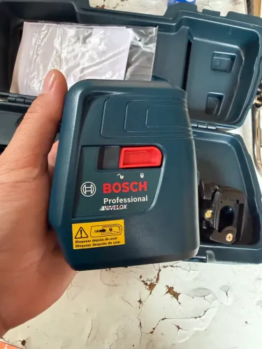  Nível Laser de Linhas 15 Metros  BOSCH Nível Laser de Linhas 15 Metros Tripé Maleta BOSCH