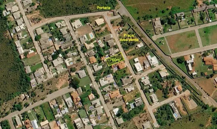 Terreno de 760m², plano, murado e pronto para construir