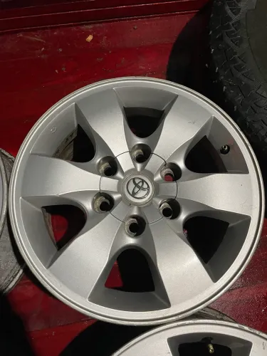 Todas 16 Toyota Hilux
