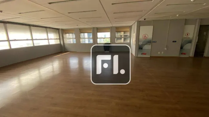 Conjunto comercial com 340 m² no bairro Bela Vista para venda e locação,
