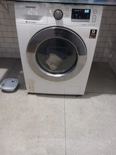 Máquina lava e seca água quente e fria