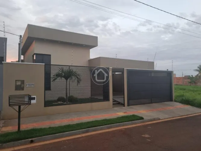 CASA ALTO PADRÃO NO BAIRRO PORTO SEGURO 2