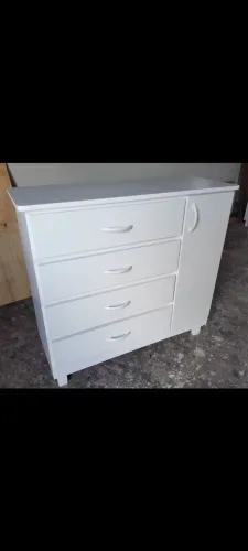Vai renovar seu quarto? Temos cómodas novas para vender, não cobramos frete na zona norte.