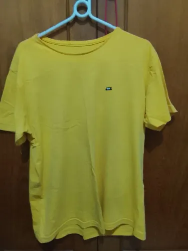 Camiseta amarela masculina brechó sem marca Tam G bom estado
