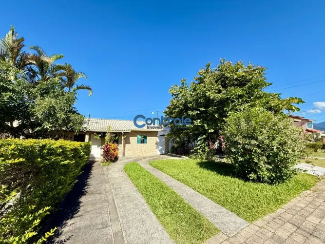 Casa em Condominio de 03 dormitórios em Bairro Rio Grande /Palhoça