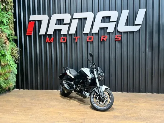 MOTO BAJAJ DOMINAR 400CC ANO.25/25 