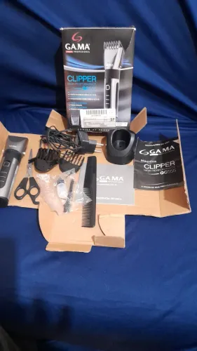 Máquina de cortar cabelo e barba