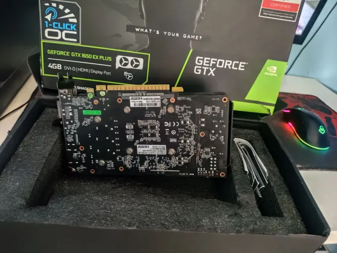 Placa de Vídeo Galax GTX 1650 EX Plus 4GB GDDR6 (Com Defeito / Para Conserto ou Peças