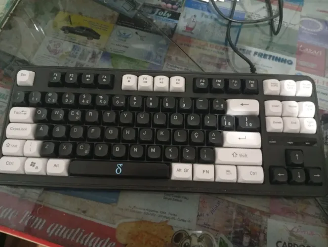 Teclado Gamer Iluminação LED -Resistente e Confortável