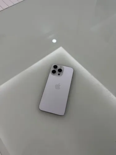 iPhone 15 PM 256g Branco