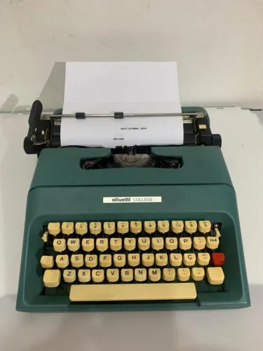 Máquina Escrever Olivetti College + Bolsa Capa Alça Original (Usado)