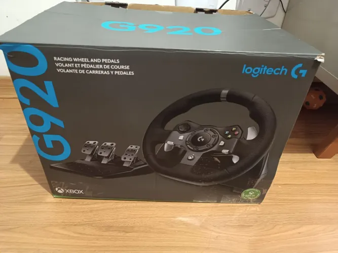 Logitech g920 com câmbio e caixa.