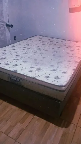 Cama box de casal nova já com colchão 