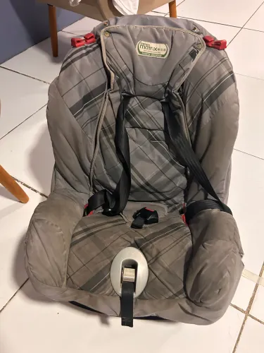 Cadeirinha para Carro Burigotto Neo Matrix II - Reclinável e Conservada