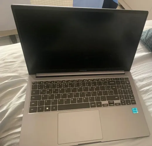 Samsung Galaxy Book4 15.6 8GB RAM SSD 256GB Muito Novo