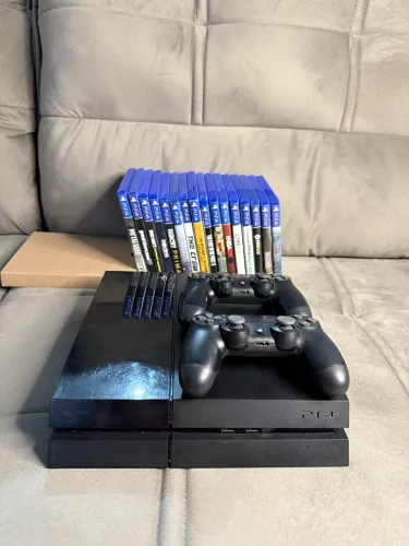 PlayStation 4 500GB com 16 jogos mídia física 1 controle novo