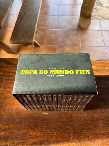 Coleção Copa Do Mundo CD com livro RARO
