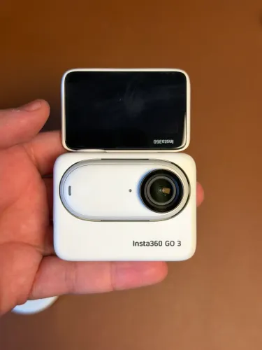 Insta360 GO 3 128GB + Kit Completo + Case + Waterproof + Bastão Flutuante
