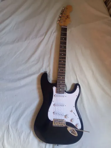 Guitarra konig (aceito ofertas)