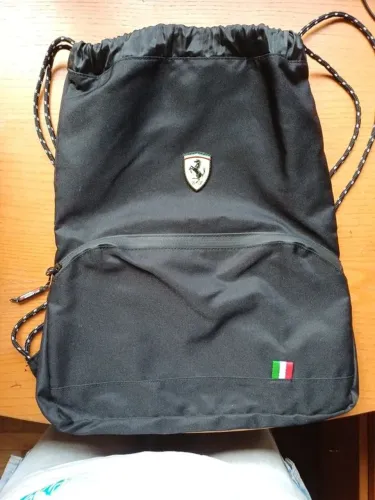 Bolsa Ferrari original importado da Espanha 