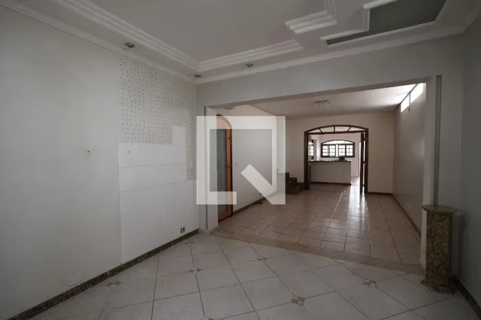 Casa à Venda - Vila Assunção, 4 Quartos, 380 m2