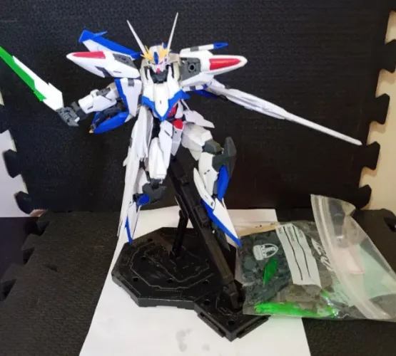 Gundam - MG Eclipse