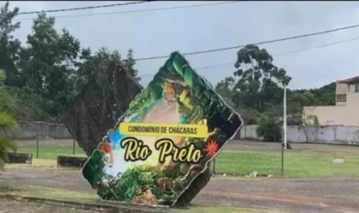 Vendo excelente terreno em condomínio fechado .