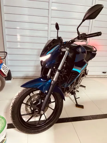 FZ25 - PRATICAMENTE NOVA